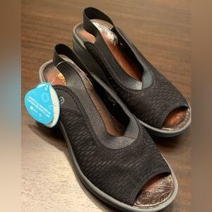 B Zees woman drama, black sandal, 8.5 wedge heel slip on, tags, never worn